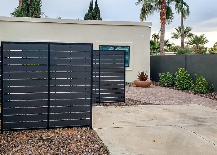 Dom wakacyjny Luxe Getaway W/ Fire Pit - Near Tpc Scottsdale! *