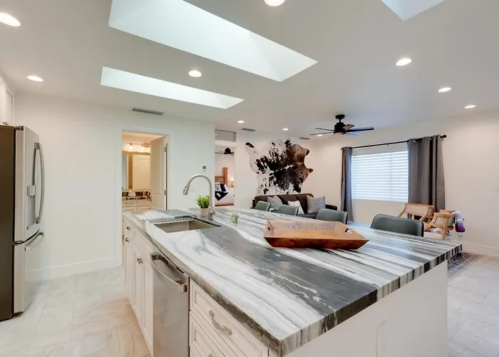 Luxe Getaway W/ Fire Pit - Near Tpc Scottsdale! *