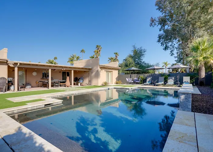 Dom wakacyjny Luxe Getaway W/ Fire Pit - Near Tpc Scottsdale!